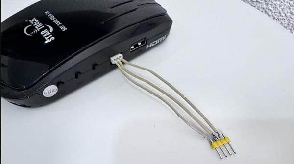 подключенный разъём в порт восстановления RS232